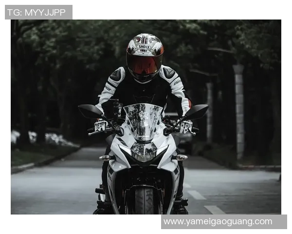 足球明星骑机车炫酷视频曝光引发粉丝热议与追捧 足球明星骑机车炫酷视频曝光引发粉丝热议与追捧