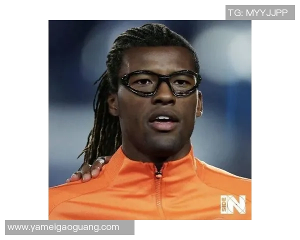 泰国黄毛足球明星的传奇故事与成就揭秘