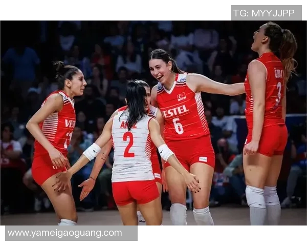 土耳其女排与荷兰女排激战正酣谁将赢得这场巅峰对决